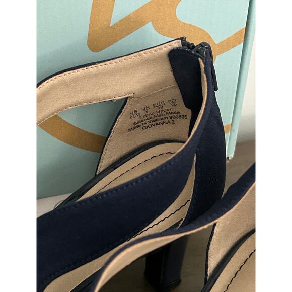 Lifestride Giovanna 2 Pump Heel Sandals Navy Blue 8.5 Wide EUC - Picture 13 of 13